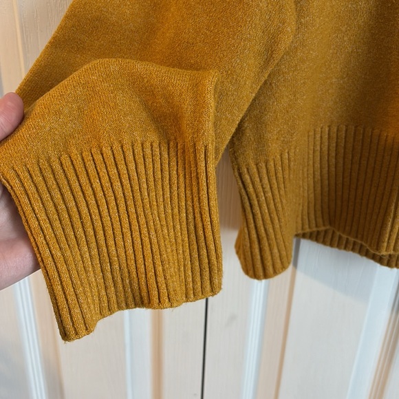 Feathery Jackson Sweater In Marigold. Mock Neck. Cotton Blend. Size Small - Picture 4 of 7